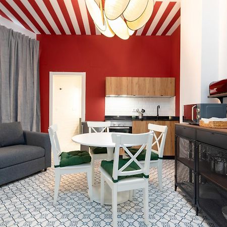 The Little Village Apartments บาเลนเซีย ภายนอก รูปภาพ