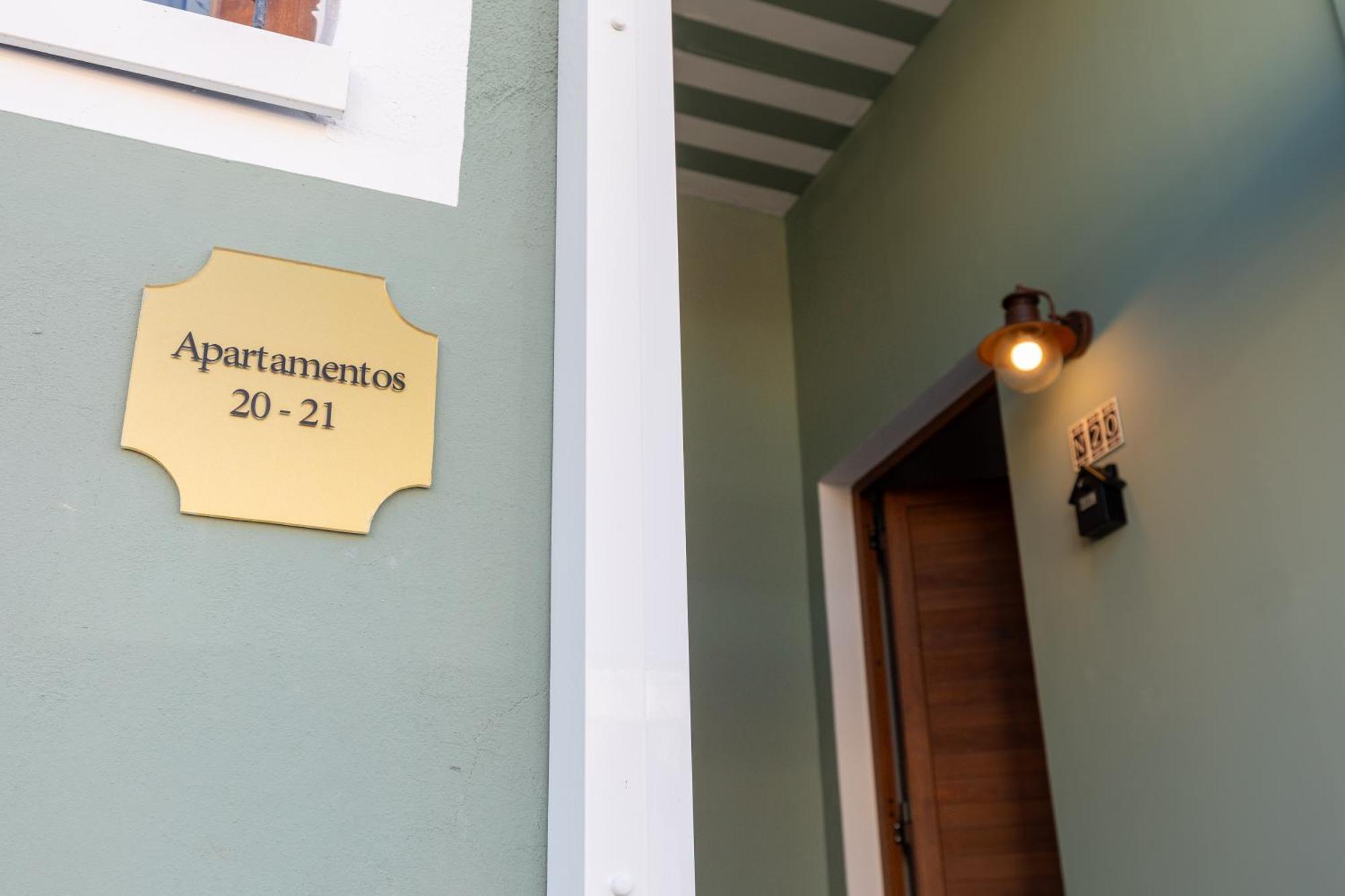 The Little Village Apartments บาเลนเซีย ภายนอก รูปภาพ