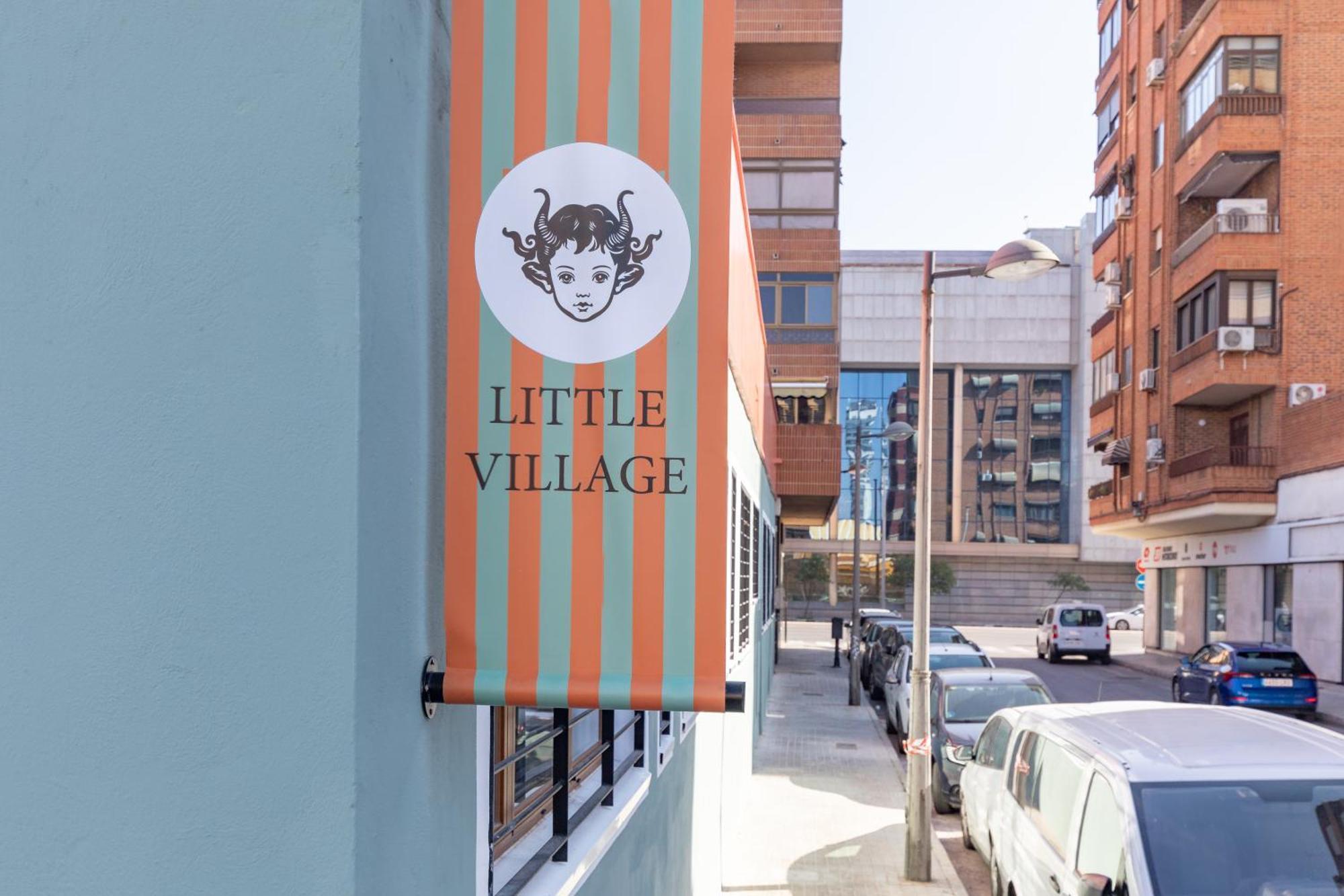 The Little Village Apartments บาเลนเซีย ภายนอก รูปภาพ