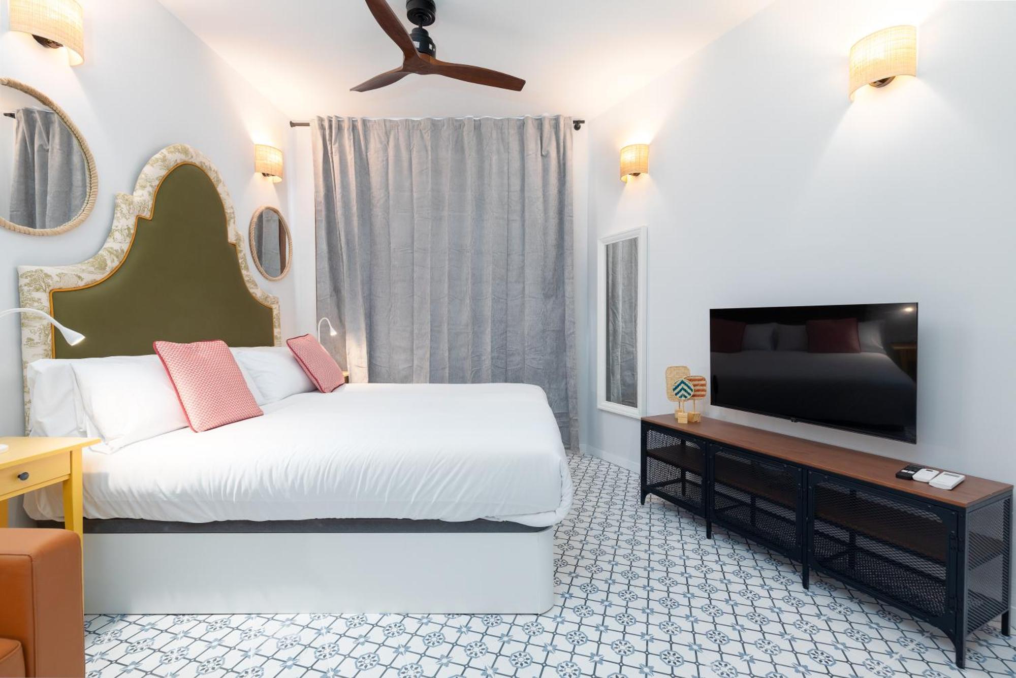 The Little Village Apartments บาเลนเซีย ภายนอก รูปภาพ