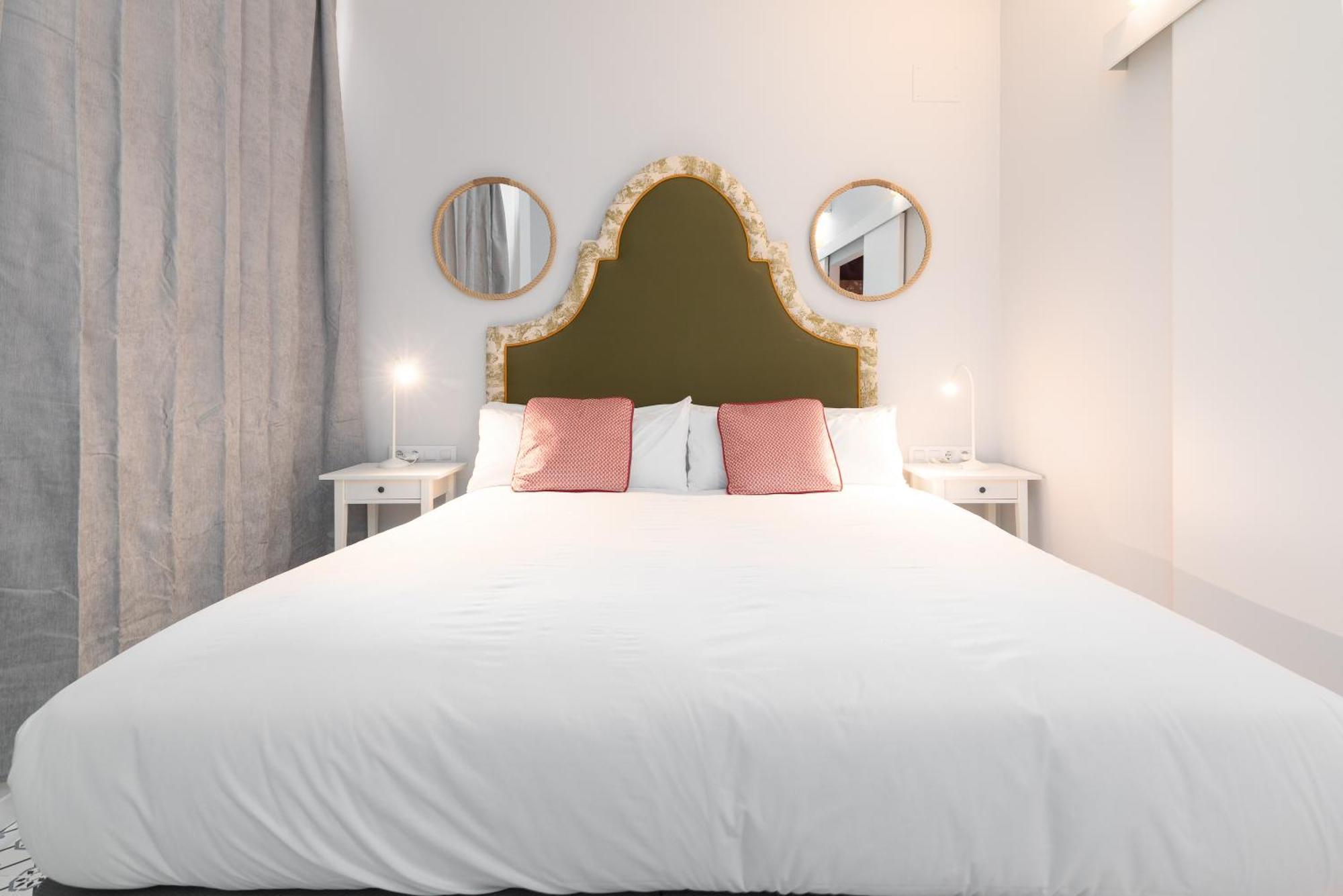 The Little Village Apartments บาเลนเซีย ภายนอก รูปภาพ