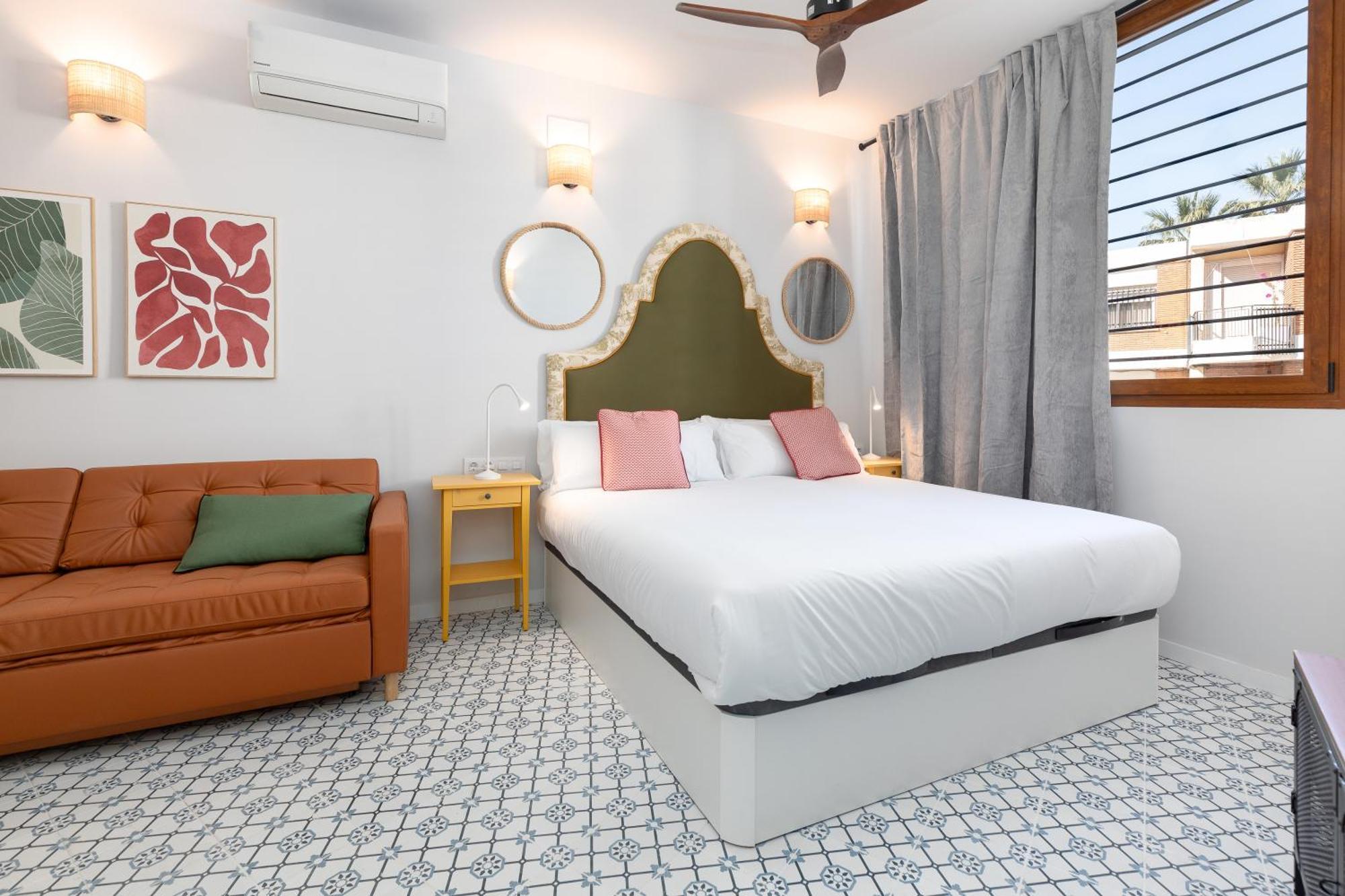 The Little Village Apartments บาเลนเซีย ภายนอก รูปภาพ
