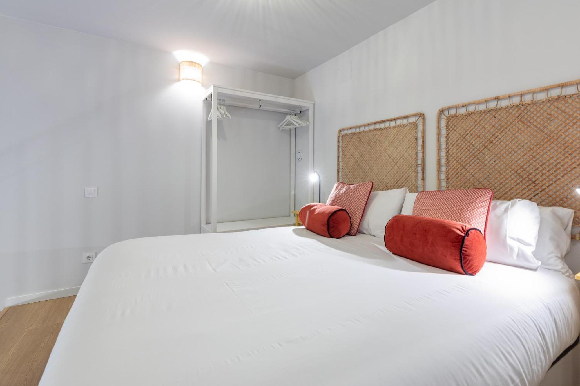 The Little Village Apartments บาเลนเซีย ภายนอก รูปภาพ