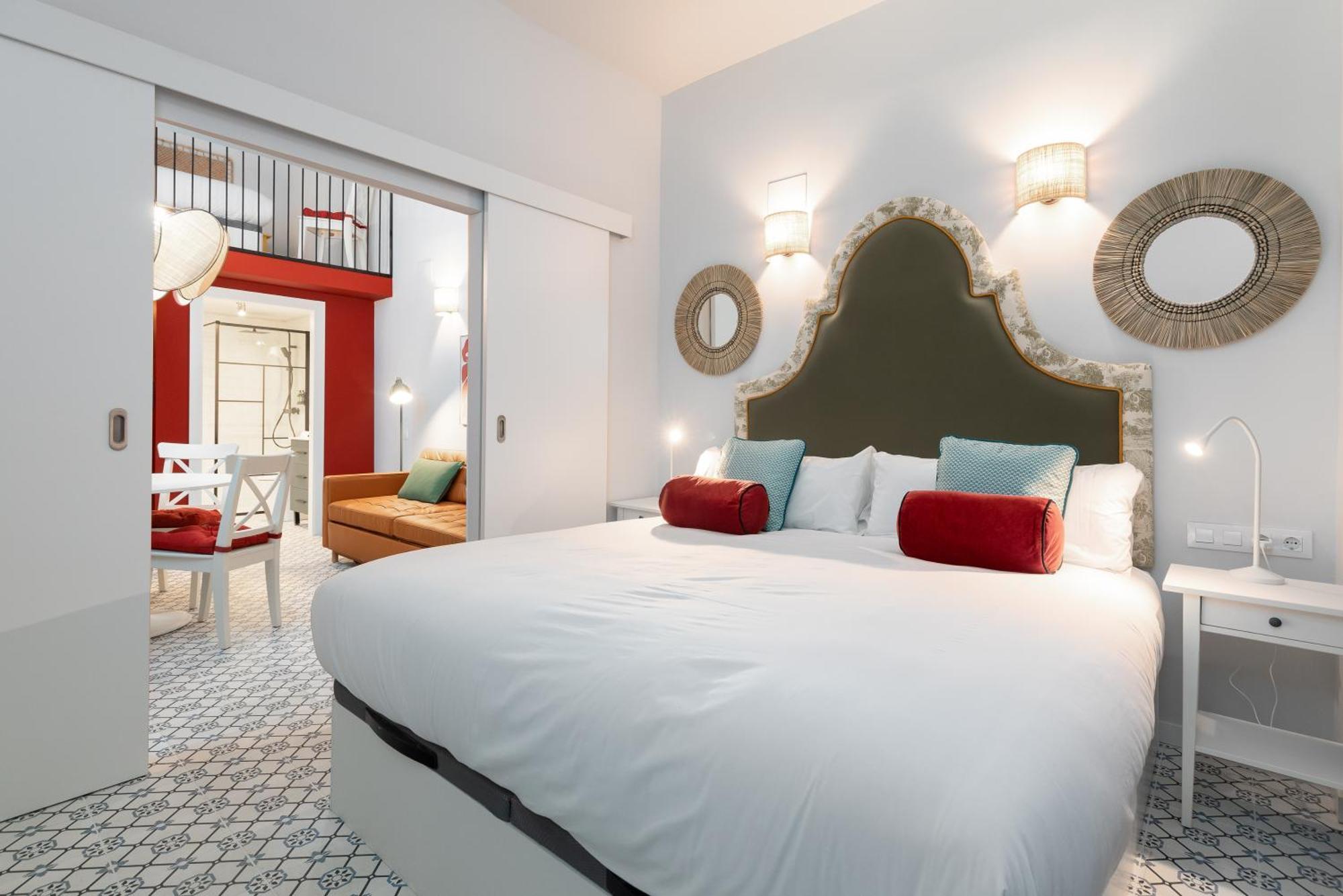 The Little Village Apartments บาเลนเซีย ภายนอก รูปภาพ