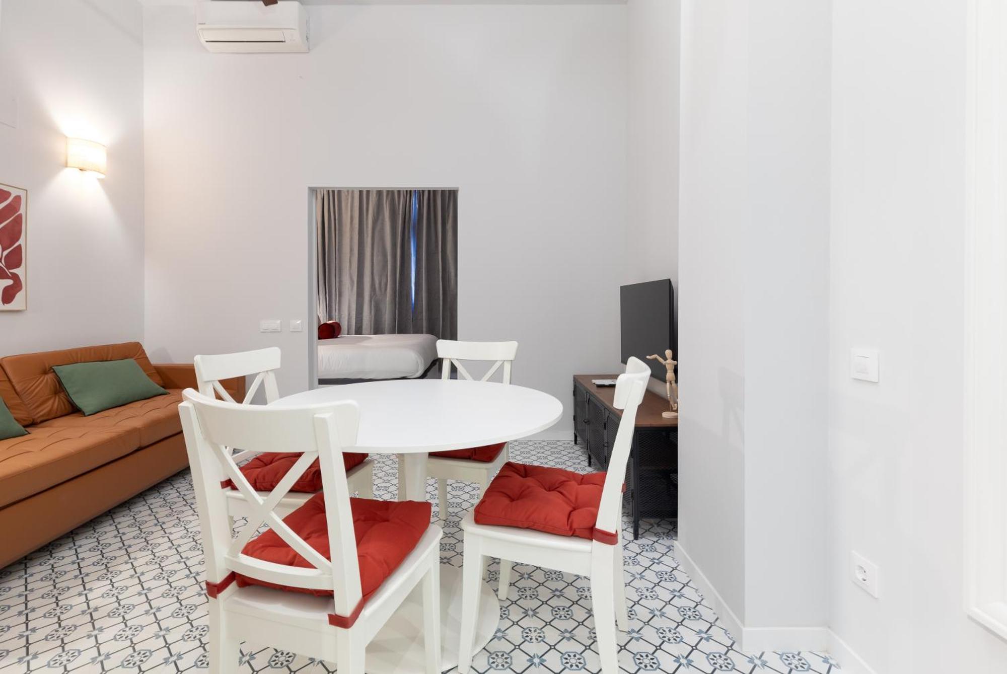 The Little Village Apartments บาเลนเซีย ภายนอก รูปภาพ
